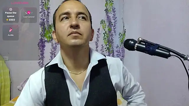 yazforeSolo online show from September 2025 02:41:02 PM