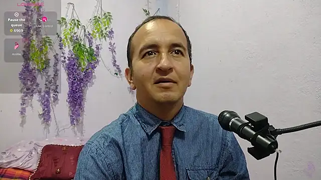 yazforeSolo online show from September 2025 02:42:02 PM