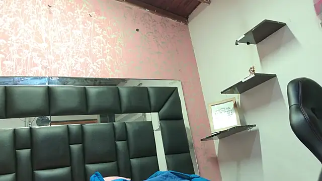 Sofia martiin online show from October 2025 03:02:02 AM