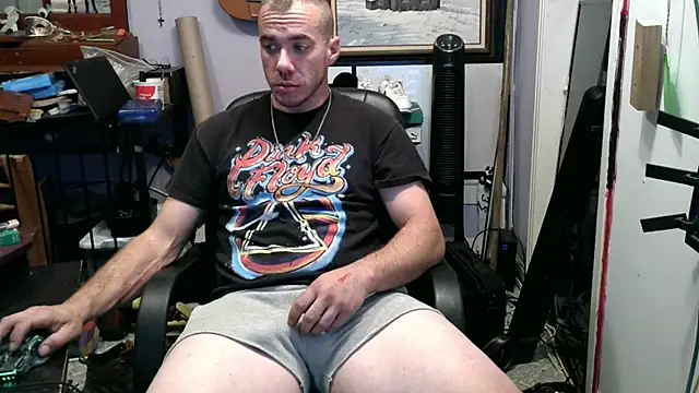 ScubaStevex online show from November 2025 06:58:02 AM