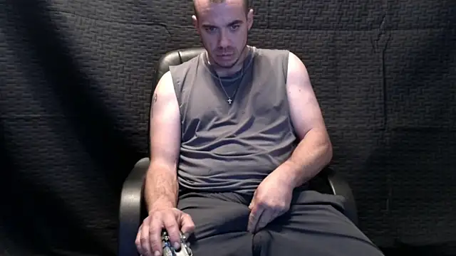 ScubaStevex online show from November 2025 01:28:01 PM