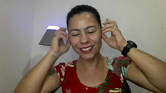 LauraBernardes22 online show from March 2025 02:08:01 AM