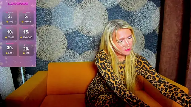 Luna  Lewis online show from December 2024 11:12:02 AM