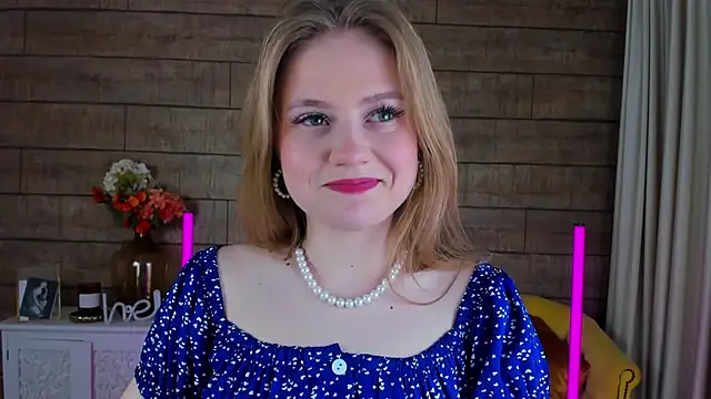 Snapshot of SelinSwarovski chatting on February 2025 07:38:02 PM SelinSwarovski online show from February 2025 07:38:02 PM