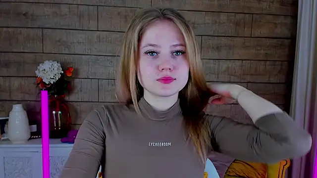 Snapshot of SelinSwarovski chatting on February 2025 04:19:02 PM SelinSwarovski online show from February 2025 04:19:02 PM