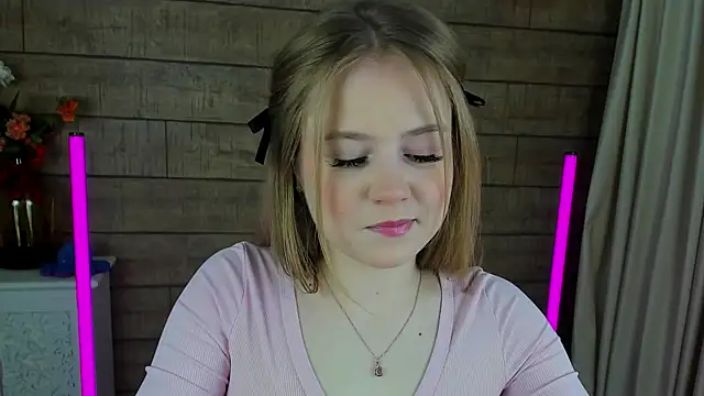 Snapshot of SelinSwarovski chatting on March 2025 04:22:02 PM SelinSwarovski online show from March 2025 04:22:02 PM