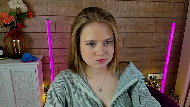 Snapshot of SelinSwarovski chatting on March 2025 01:42:02 AM SelinSwarovski online show from March 2025 01:42:02 AM