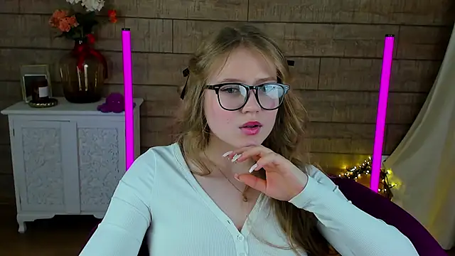 Snapshot of SelinSwarovski chatting on March 2025 01:35:02 AM SelinSwarovski online show from March 2025 01:35:02 AM