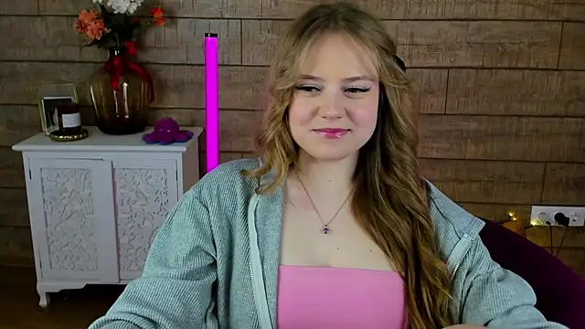 Snapshot of SelinSwarovski chatting on March 2025 10:45:02 PM SelinSwarovski online show from March 2025 10:45:02 PM