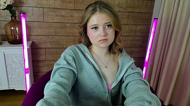 Snapshot of SelinSwarovski chatting on March 2025 02:03:02 AM SelinSwarovski online show from March 2025 02:03:02 AM