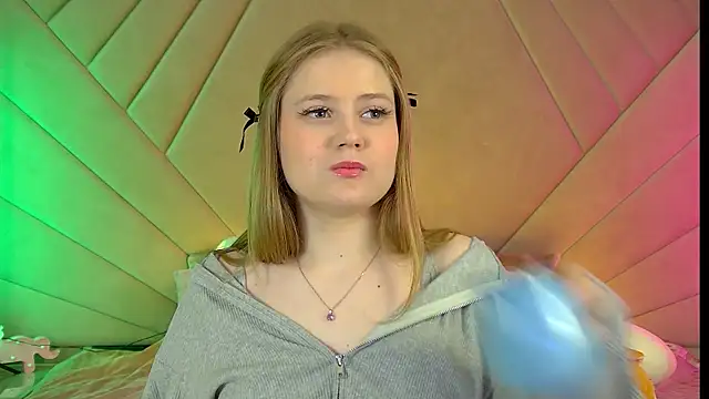 Snapshot of SelinSwarovski chatting on March 2025 01:57:01 AM SelinSwarovski online show from March 2025 01:57:01 AM