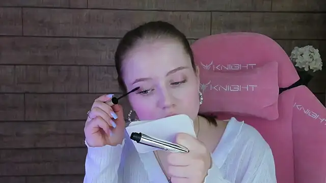 Snapshot of SelinSwarovski chatting on September 2025 05:35:02 PM SelinSwarovski online show from September 2025 05:35:02 PM