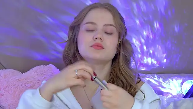 Snapshot of SelinSwarovski chatting on October 2025 04:16:01 PM SelinSwarovski online show from October 2025 04:16:01 PM