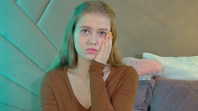 SelinSwarovski online show from March 2026 04:47:01 PM