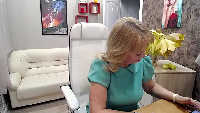 Milla Cutie18 online show from September 2025 07:23:01 AM