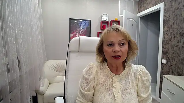 Milla Cutie18 online show from October 2025 04:45:02 AM