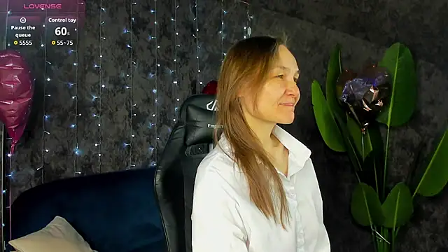 Lillian White online show from March 2026 01:03:01 AM