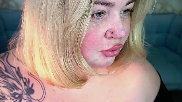 ZaraReignn online show from April 2026 08:50:01 PM