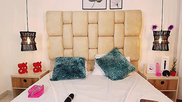 AdharaSmithh online show from March 2025 02:26:02 AM