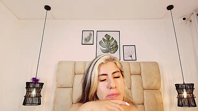 AdharaSmithh online show from March 2025 06:50:01 PM