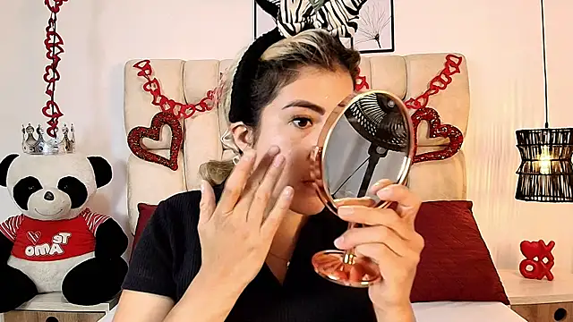 AdharaSmithh online show from September 2025 05:45:01 PM