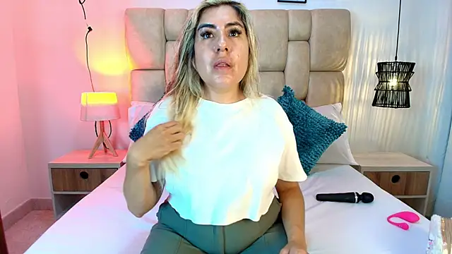 AdharaSmithh online show from November 2025 07:15:02 PM