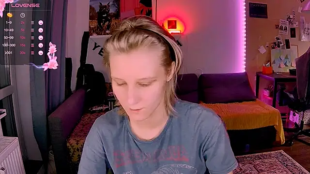 KatiKate online show from December 2025 02:26:01 PM