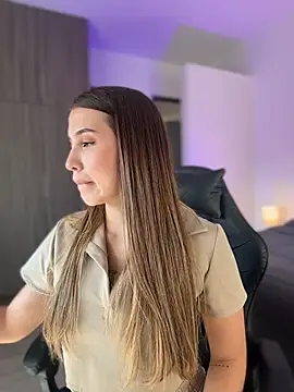 SophieRaily  online show from November 2025 06:07:02 PM