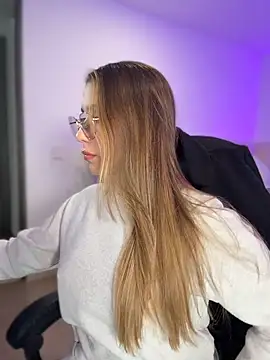 SophieRaily  online show from February 2026 10:08:02 PM