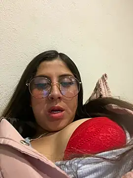 Snapshot of girl_anni chatting on January 2025 12:05:02 AM girl anni online show from January 2025 12:05:02 AM