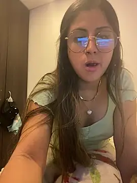 Snapshot of girl_anni chatting on January 2025 02:43:01 AM girl anni online show from January 2025 02:43:01 AM