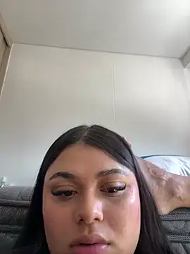 alissonfernandez  online show from January 2025 05:59:01 PM