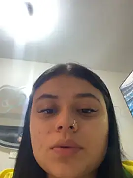 Snapshot of alissonfernandez_ chatting on June 2026 09:36:02 PM alissonfernandez online show from June 2026 09:36:02 PM