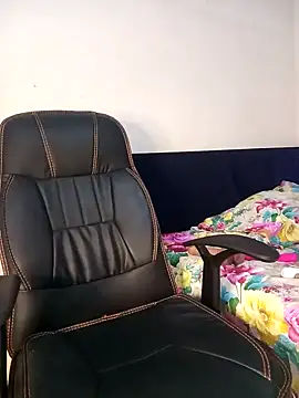 Snapshot of Aashixxx12 chatting on February 2025 10:42:02 PM Aashixxx12 online show from February 2025 10:42:02 PM