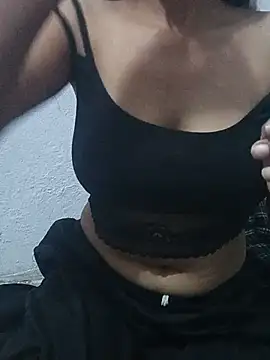 Snapshot of CuteMannaat chatting on July 2026 05:45:02 PM CuteMannaat online show from July 2026 05:45:02 PM