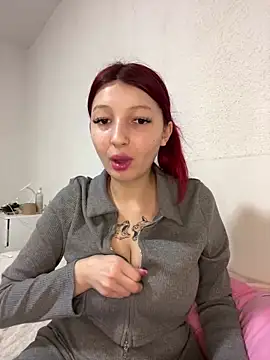 Alissa kiss online show from January 2025 05:07:02 PM