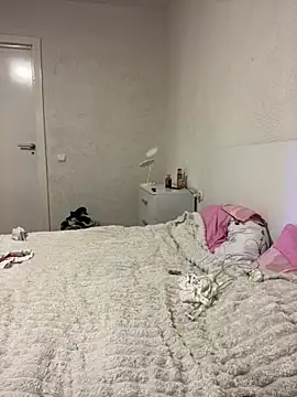 Alissa kiss online show from February 2025 08:28:01 PM