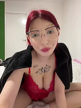 Alissa kiss online show from February 2025 06:01:01 PM