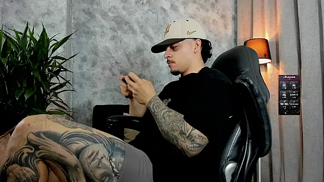 boyc022  online show from November 2025 01:14:02 PM