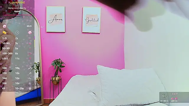 Snapshot of hornybarelylegalgirl chatting on February 2025 12:43:02 PM hornybarelylegalgirl online show from February 2025 12:43:02 PM