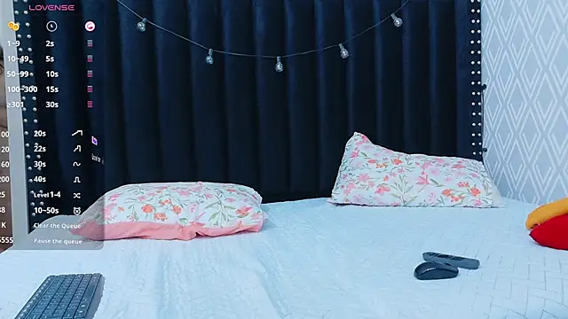 Snapshot of hornybarelylegalgirl chatting on September 2025 12:51:02 PM hornybarelylegalgirl online show from September 2025 12:51:02 PM