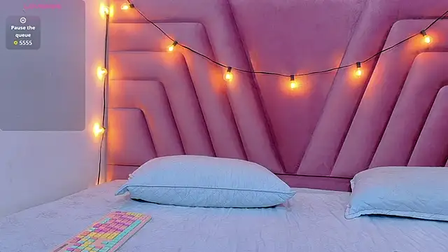 Snapshot of hornybarelylegalgirl chatting on October 2025 02:56:02 AM hornybarelylegalgirl online show from October 2025 02:56:02 AM