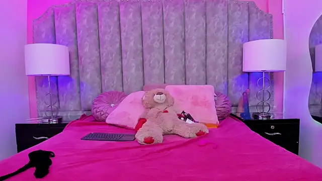 Snapshot of CoralHarmon chatting on February 2025 03:47:01 PM CoralHarmon online show from February 2025 03:47:01 PM