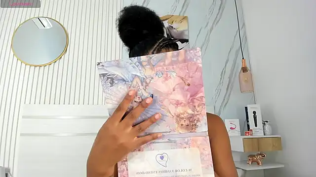 Sara Lewwis online show from October 2025 11:40:01 AM