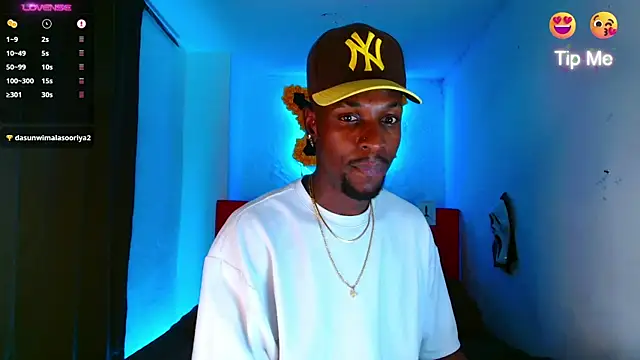 Snapshot of Aroonpapisex chatting on February 2026 06:26:01 AM Aroonpapisex online show from February 2026 06:26:01 AM