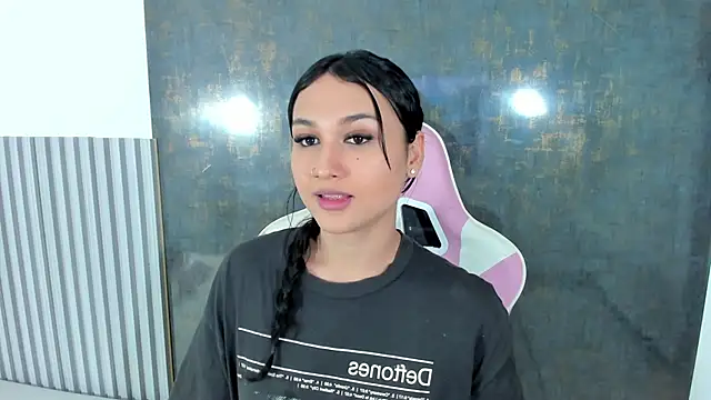 lana boomer online show from September 2025 07:50:01 PM