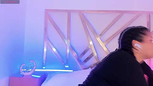 Carolina Evanss online show from October 2025 11:30:01 AM