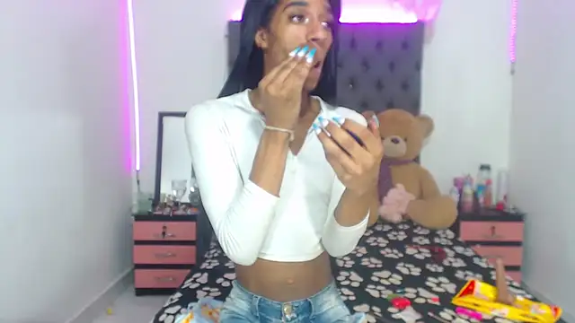 Snapshot of lucianadolll chatting on September 2025 02:11:01 PM lucianadolll online show from September 2025 02:11:01 PM