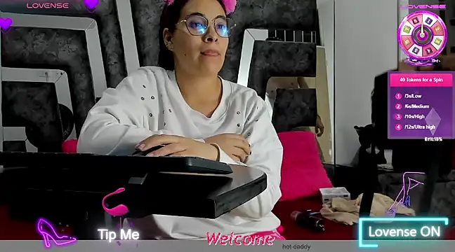 Snapshot of Salome_Moonn chatting on March 2025 12:43:01 AM Salome Moonn online show from March 2025 12:43:01 AM