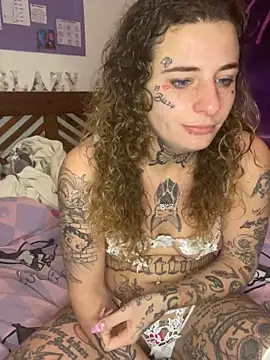 Snapshot of BlazyKitsune- chatting on February 2025 11:30:01 AM BlazyKitsune- online show from February 2025 11:30:01 AM